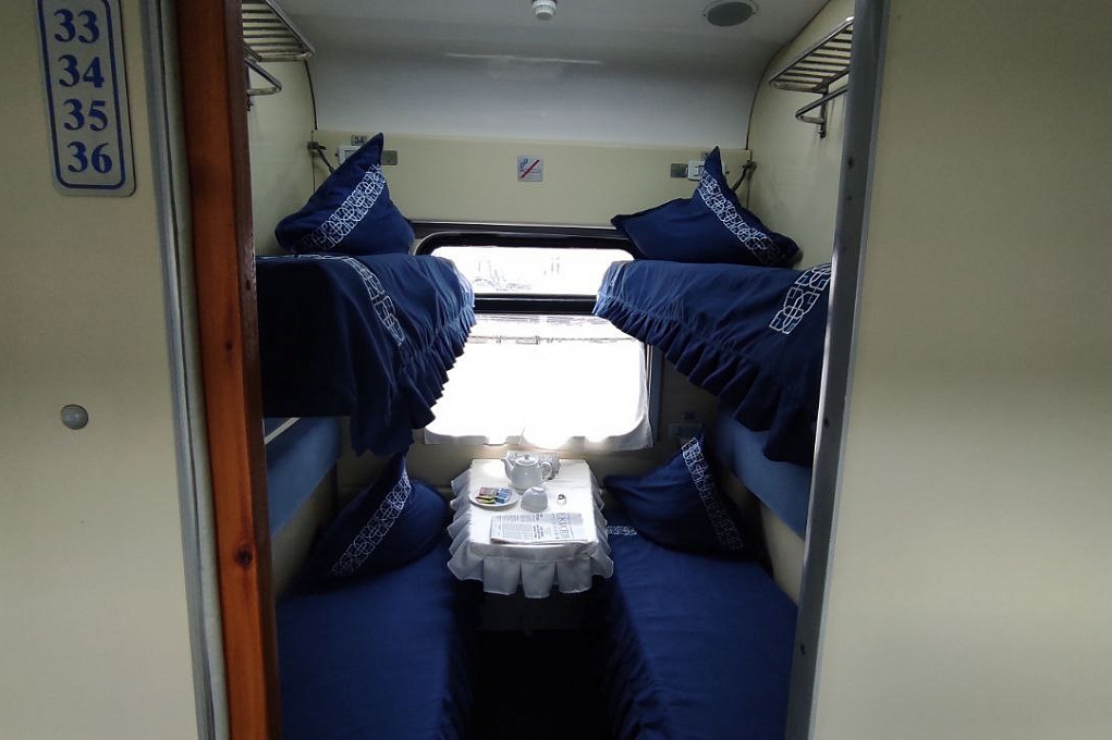 Yalangoch yosh qizlarning fotosuratlari