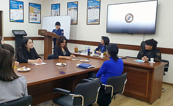 Прошел круглый стол под лозунгами «Гендерное равенство» и «Признание женщин»