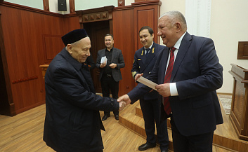 В канун Дня работников профессиональных союзов награждены профильные сотрудники