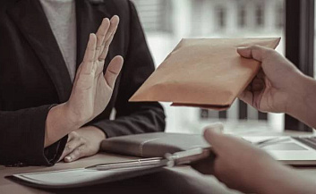 KORRUPSIYA TARRAQIYOT KUSHANDASI!