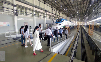 Пресс-тур: Сервисный центр «Afrosiyob» открыл двери для журналистов