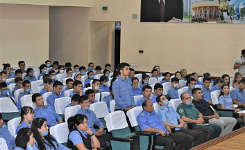 Руководитель и молодежь: Встреча со студентами железнодорожного техникума