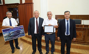“O‘zbekiston Respublikasi Temir yo'l transporti xodimlari kuni" bayrami bilan ilg'or temiryo'lchilar rag'batlantirilmoqda