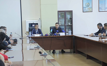 Matbuot anjumani: "O'zbekiston temir yo'llari" AJ rahbariyati jurnalistlarning yo'lovchi tashishdagi yangiliklar bo'yicha qiziqtirgan dolzarb savollariga javob berdi