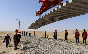 На электрифицированном участке железной дороги Ташгузар – Акрабат ведутся капитально-ремонтные работы